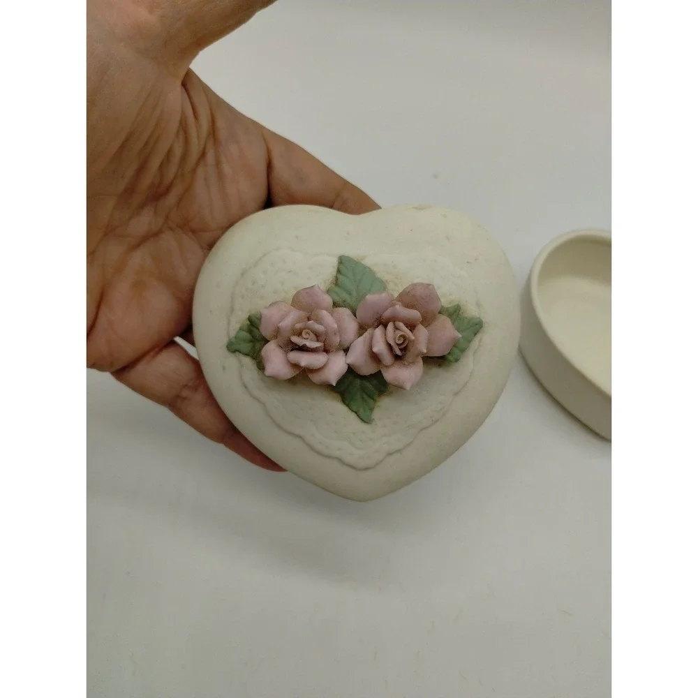 Small Vintage Porcelain Heart Rose Floral Trinket Box Made In Taiwan